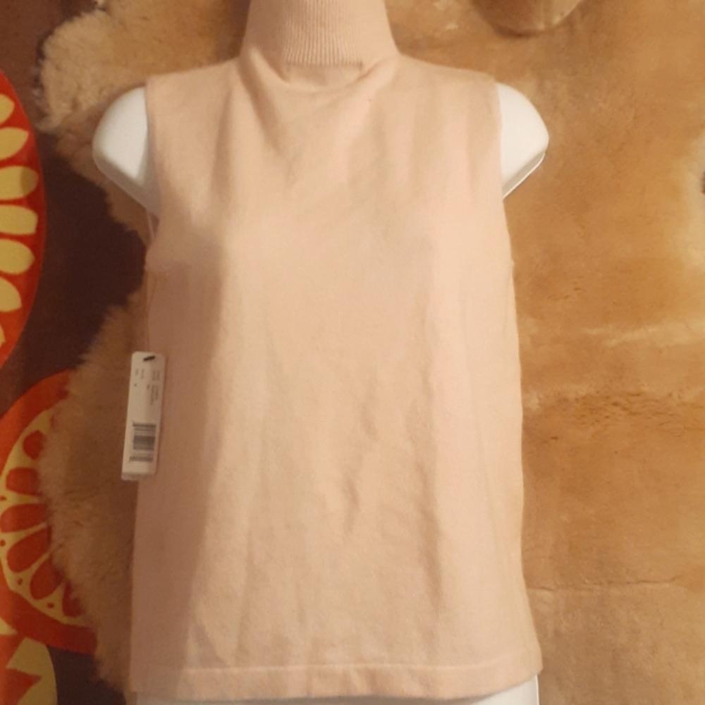Ellen Tracy..Cashmere sweater